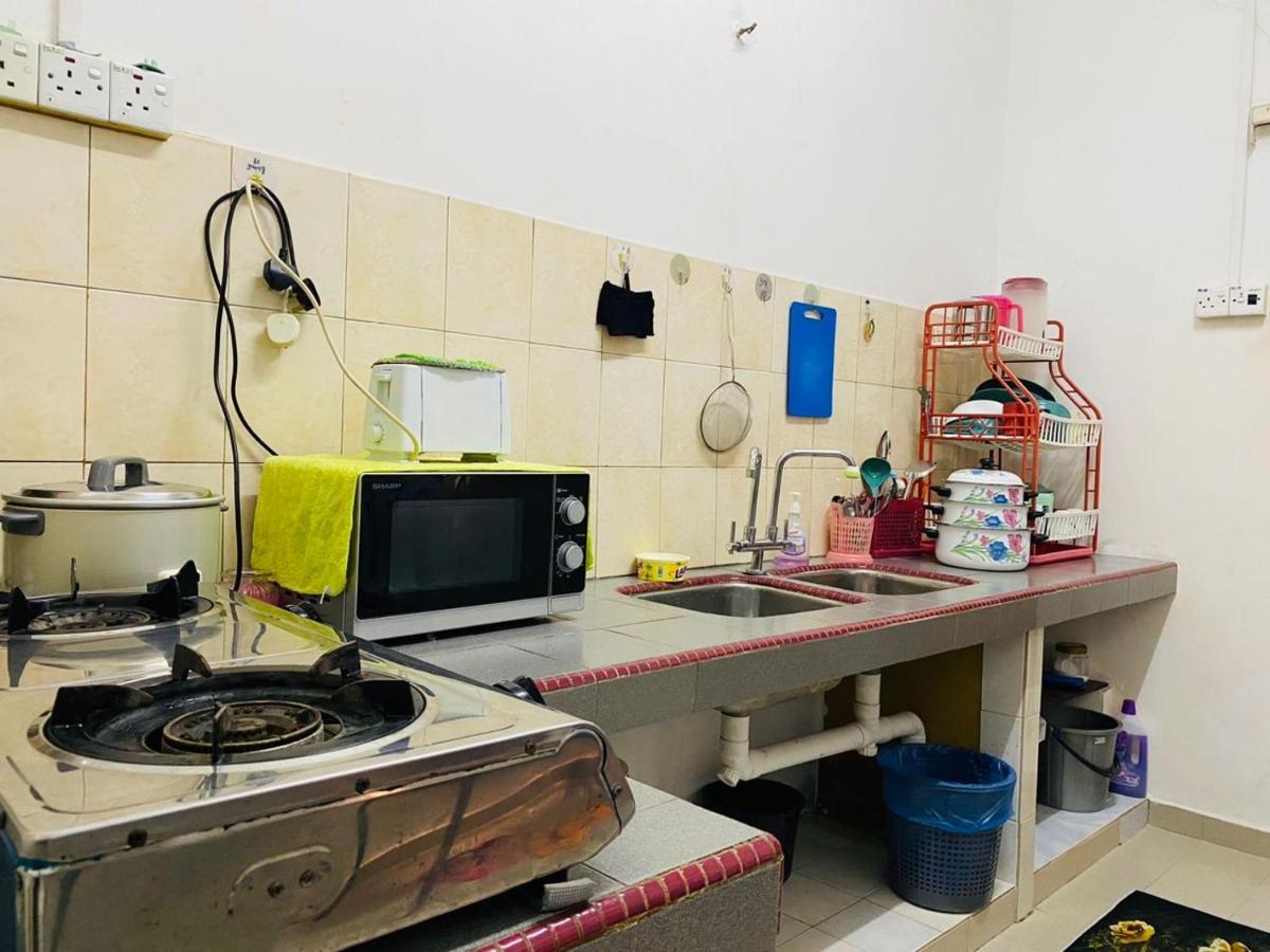 Homestay Ummi Kuala Terengganu Buitenkant foto