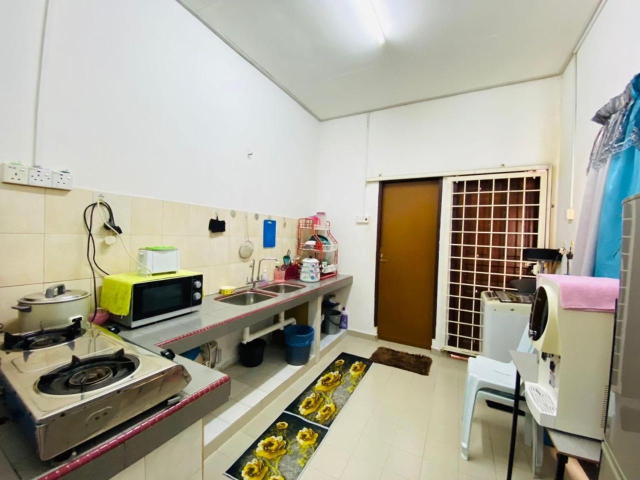 Homestay Ummi Kuala Terengganu Buitenkant foto