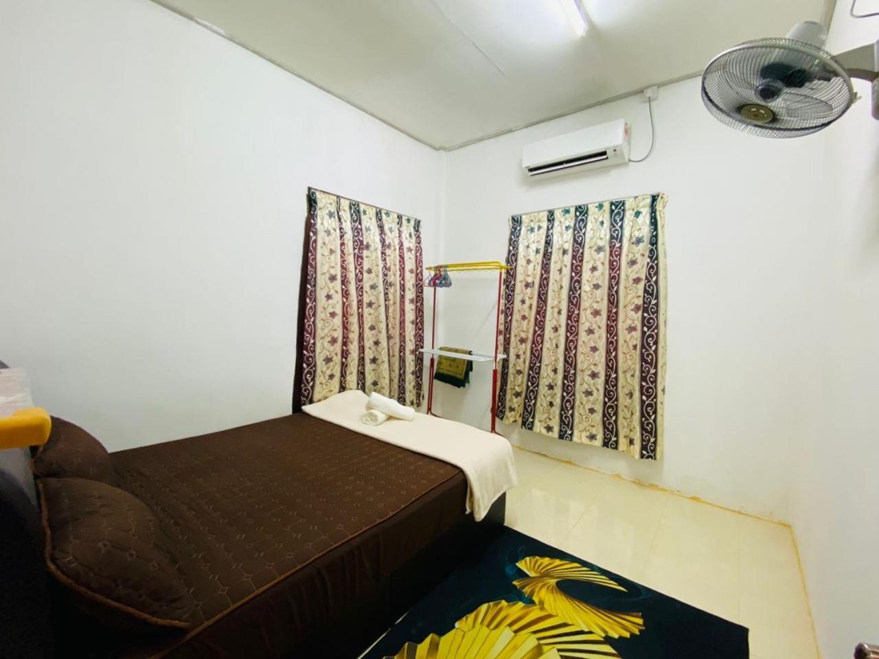 Homestay Ummi Kuala Terengganu Buitenkant foto